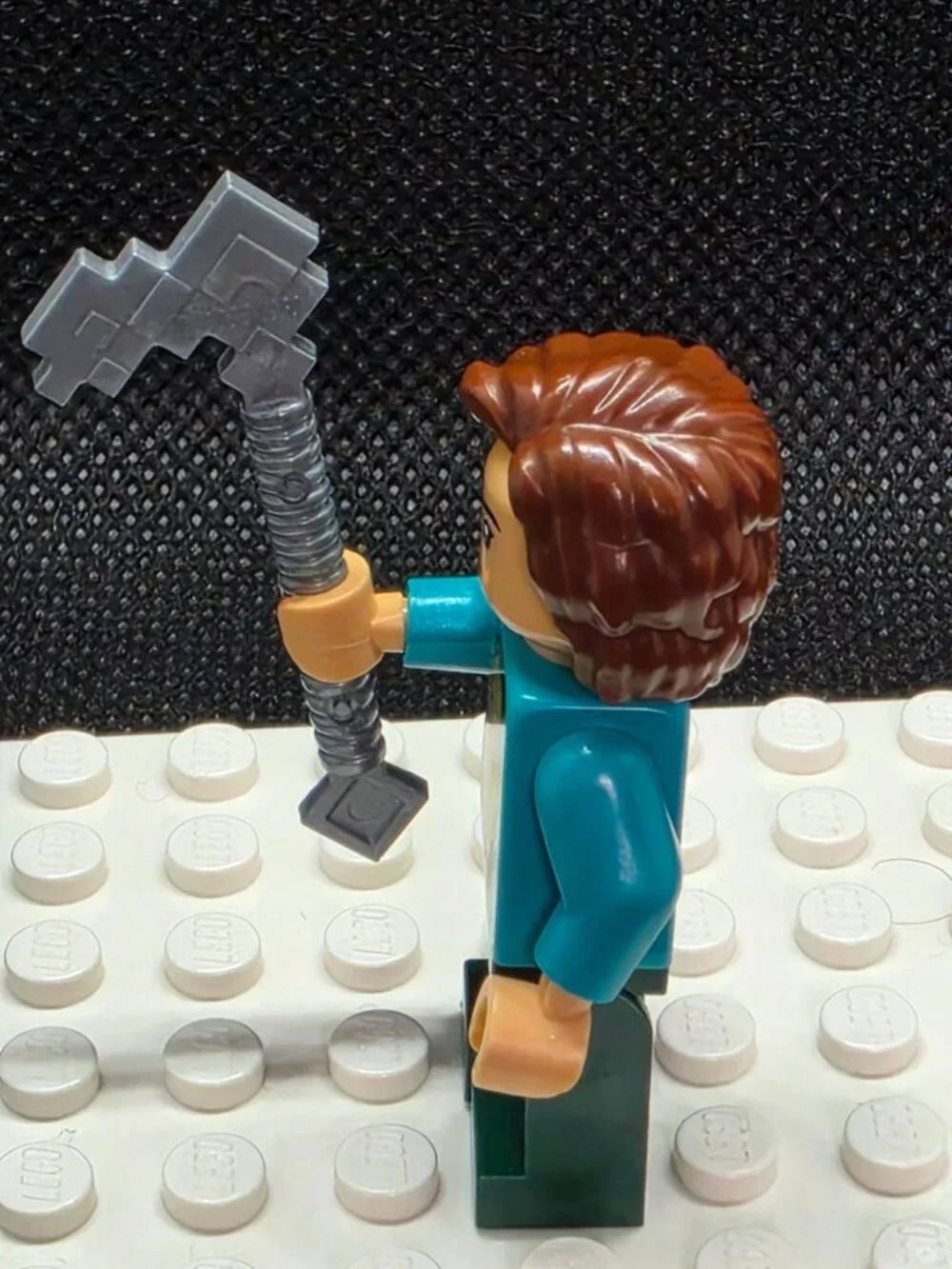 LEGO Minecraft Natalie Minifigure (min209) From Ghast Balloon Village Set